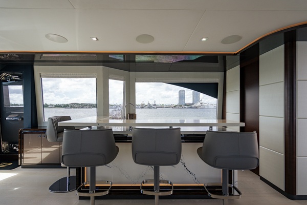 M Y 12 102ft Ocean Alexander Yacht For Sale