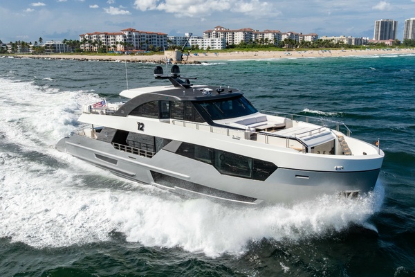 M Y 12 102ft Ocean Alexander Yacht For Sale