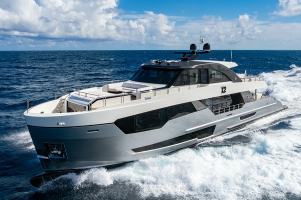 M Y 12 102ft Ocean Alexander Yacht For Sale