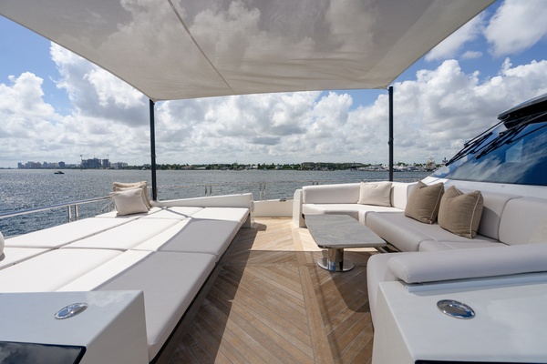 M Y 12 102ft Ocean Alexander Yacht For Sale
