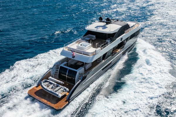 M Y 12 102ft Ocean Alexander Yacht For Sale