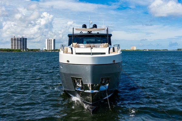 M Y 12 102ft Ocean Alexander Yacht For Sale