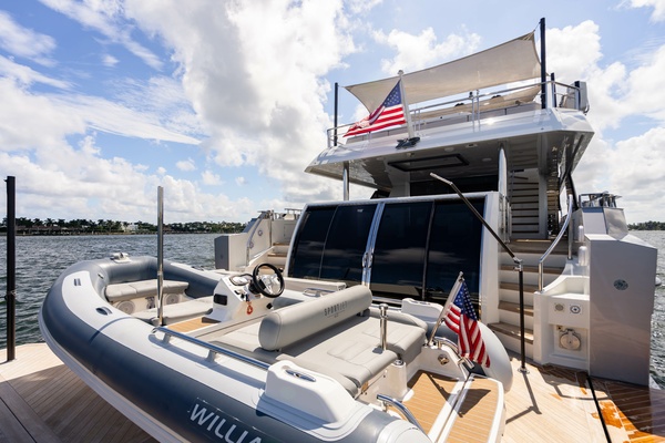 M Y 12 102ft Ocean Alexander Yacht For Sale
