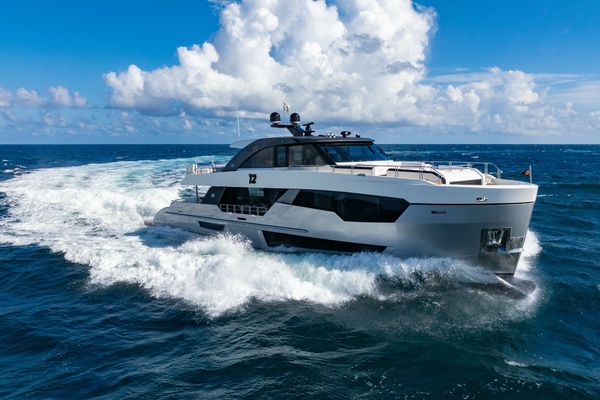 M Y 12 102ft Ocean Alexander Yacht For Sale