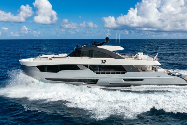 M Y 12 102ft Ocean Alexander Yacht For Sale