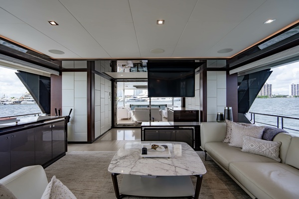 M Y 12 102ft Ocean Alexander Yacht For Sale