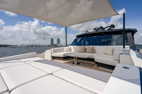 M Y 12 102ft Ocean Alexander Yacht For Sale
