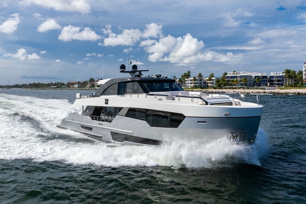 M Y 12 102ft Ocean Alexander Yacht For Sale