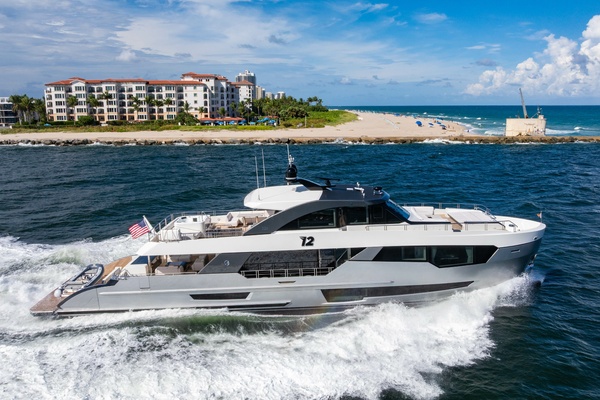 M Y 12 102ft Ocean Alexander Yacht For Sale