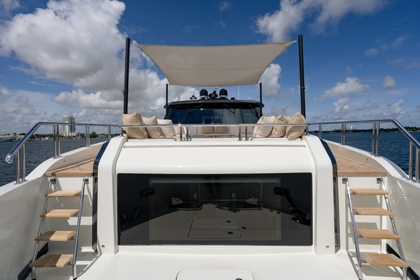 M Y 12 102ft Ocean Alexander Yacht For Sale