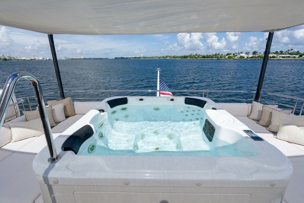 M Y 12 102ft Ocean Alexander Yacht For Sale