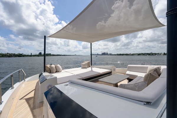 M Y 12 102ft Ocean Alexander Yacht For Sale