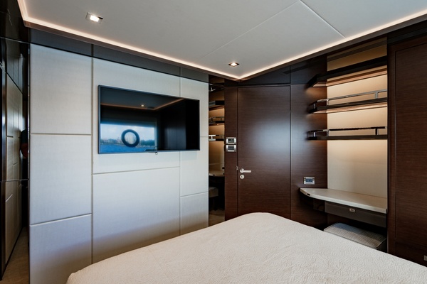 M Y 12 102ft Ocean Alexander Yacht For Sale