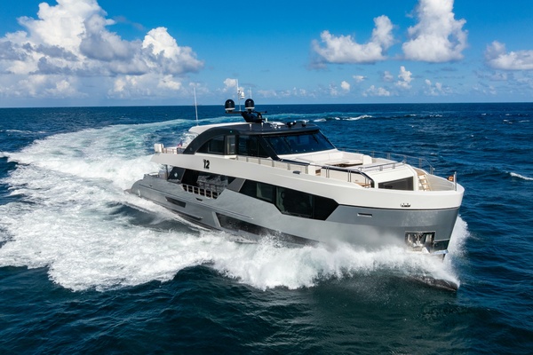 M Y 12 102ft Ocean Alexander Yacht For Sale