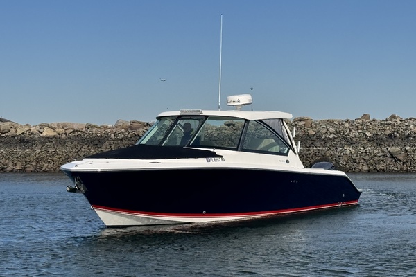 33ft Pursuit Yacht For Sale