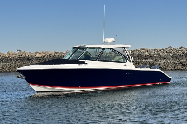 33ft Pursuit Yacht For Sale