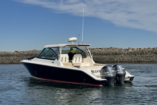 33ft Pursuit Yacht For Sale