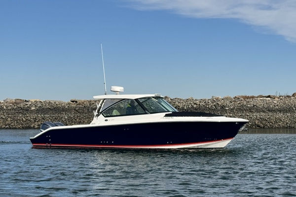 33ft Pursuit Yacht For Sale
