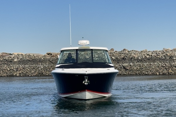 33ft Pursuit Yacht For Sale