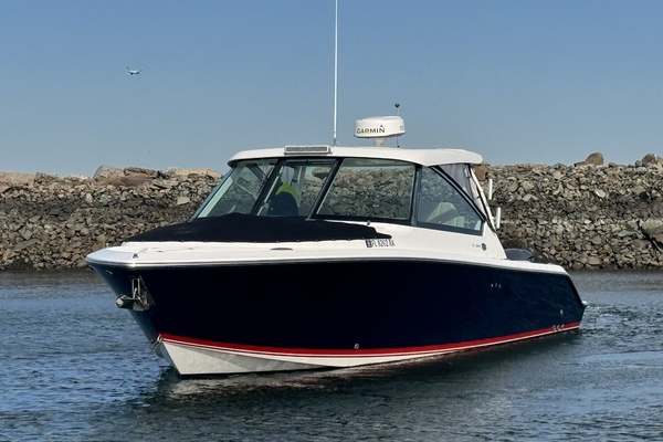 33ft Pursuit Yacht For Sale