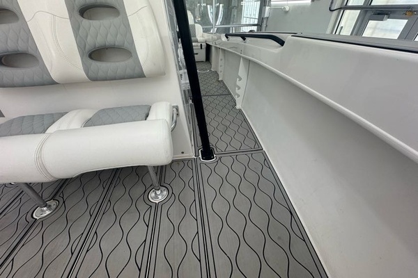 25ft Twin Vee Yacht For Sale
