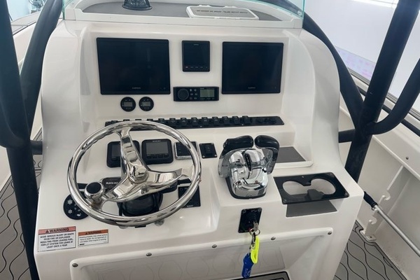 25ft Twin Vee Yacht For Sale