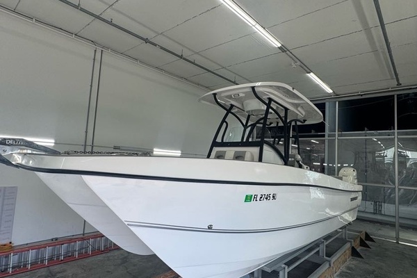 25ft Twin Vee Yacht For Sale