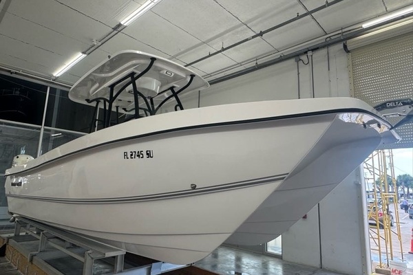 25ft Twin Vee Yacht For Sale