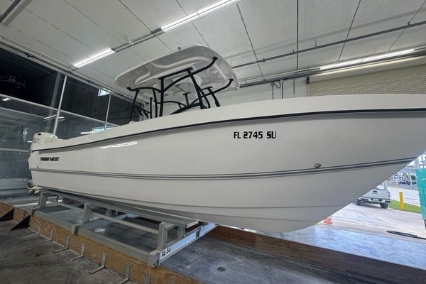 25ft Twin Vee Yacht For Sale