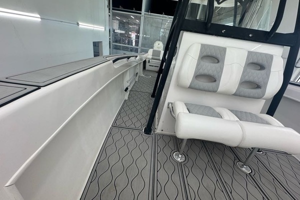 25ft Twin Vee Yacht For Sale