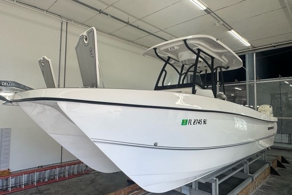 25ft Twin Vee Yacht For Sale