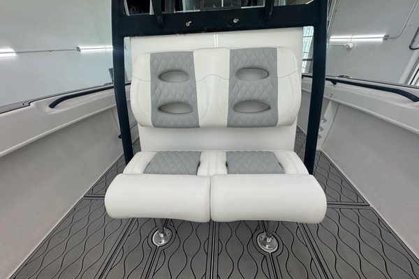 25ft Twin Vee Yacht For Sale