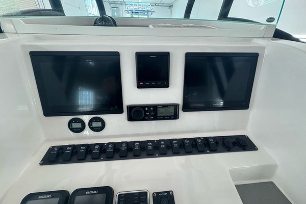 25ft Twin Vee Yacht For Sale