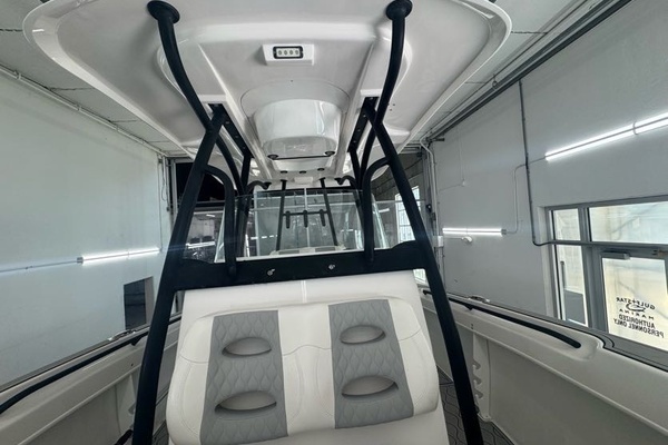 25ft Twin Vee Yacht For Sale