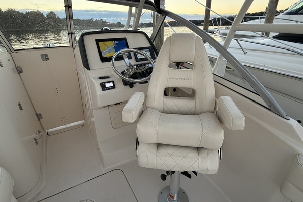 23ft Grady White Yacht For Sale
