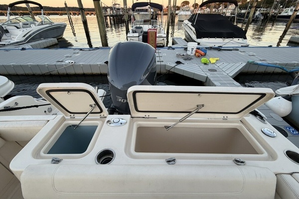 23ft Grady White Yacht For Sale