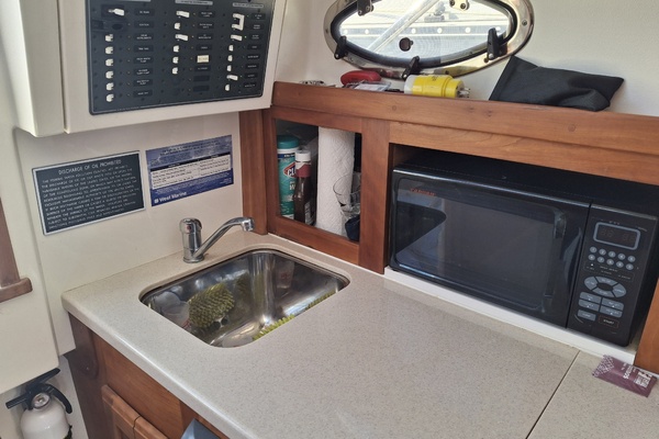 Blue Guitar 26ft Back Cove Yacht For Sale