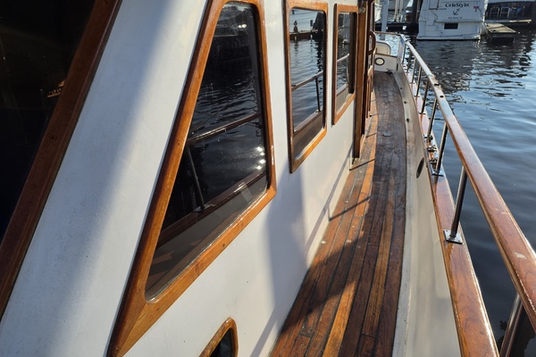 43ft Albin Yacht For Sale