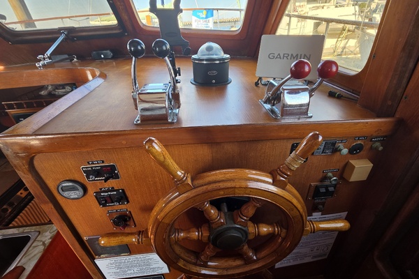 43ft Albin Yacht For Sale