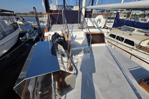 43ft Albin Yacht For Sale