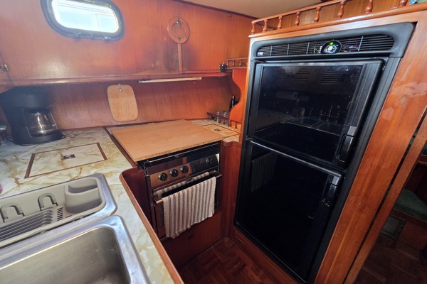 43ft Albin Yacht For Sale