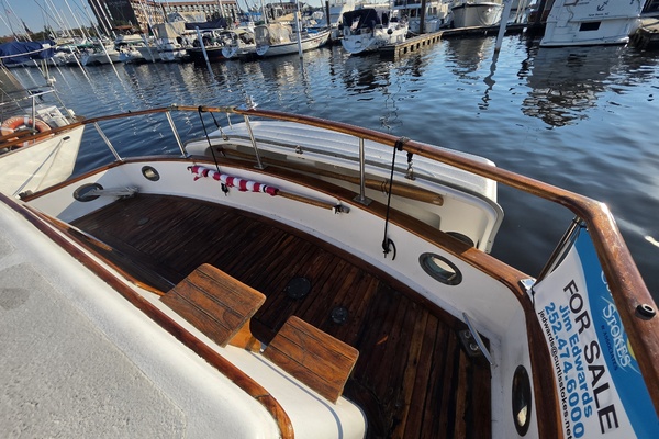 43ft Albin Yacht For Sale