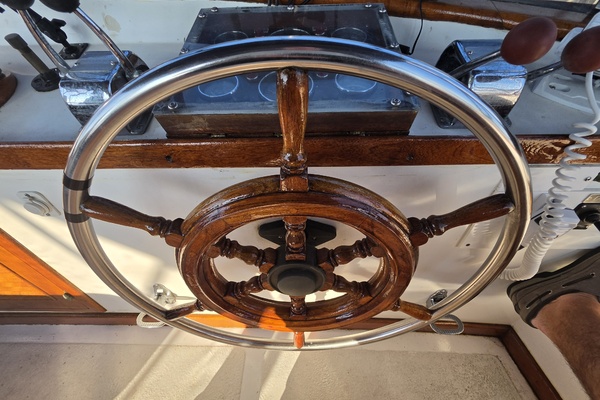 43ft Albin Yacht For Sale