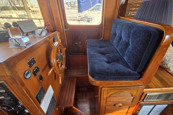 43ft Albin Yacht For Sale