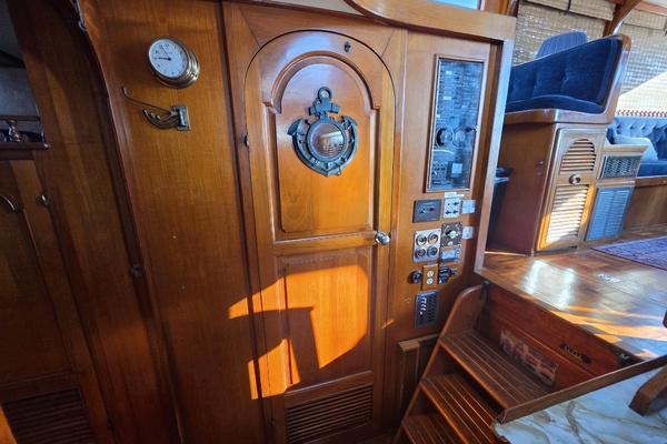 43ft Albin Yacht For Sale