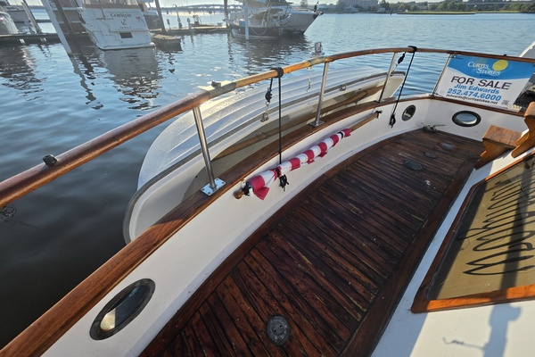 43ft Albin Yacht For Sale