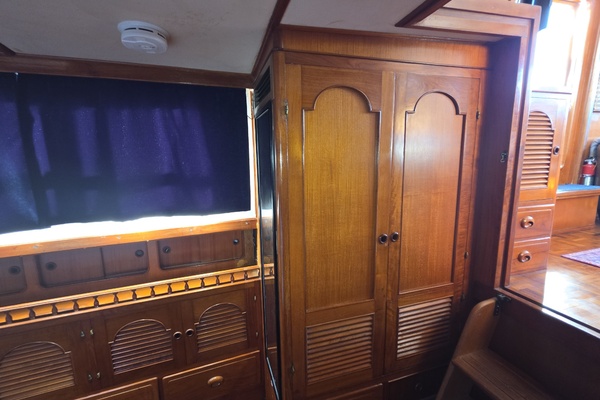 43ft Albin Yacht For Sale