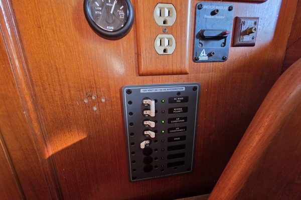 43ft Albin Yacht For Sale