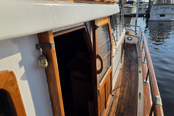 43ft Albin Yacht For Sale