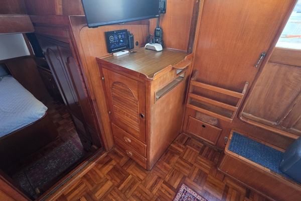 43ft Albin Yacht For Sale